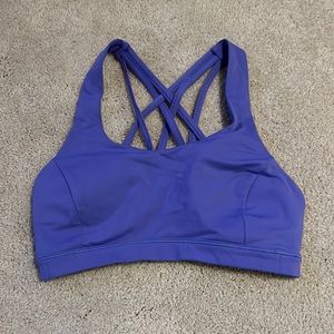 Lululemon Free to be Serene Bra Light Support, C/D Cup Size 4